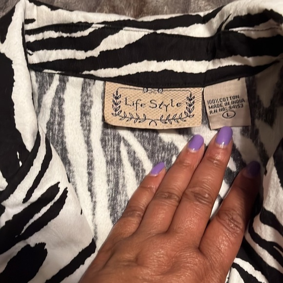 Black and white jacket! Zebra Print - Picture 8 of 14